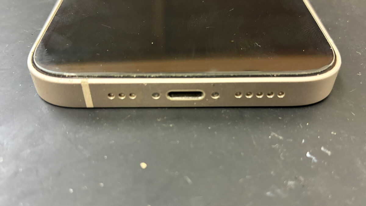 iOSアップデート後に音が出なくなったiPhone13のスピーカー修理