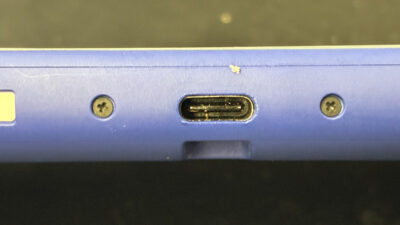 充電口のピンが折れて基板まで壊れていたNintendo Switch Liteの復旧修理