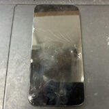 画面が割れているiPhone15Plus