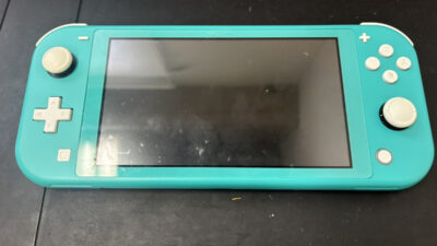突然充電ができなくなり起動しなくなったNintendo Switch Liteの復旧修理