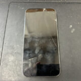 画面が割れているiPhone14ProMax