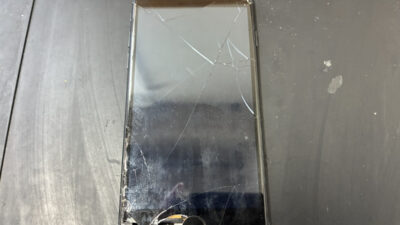 画面が割れたiPhoneSE第3世代の修理も地域最安値で対応！