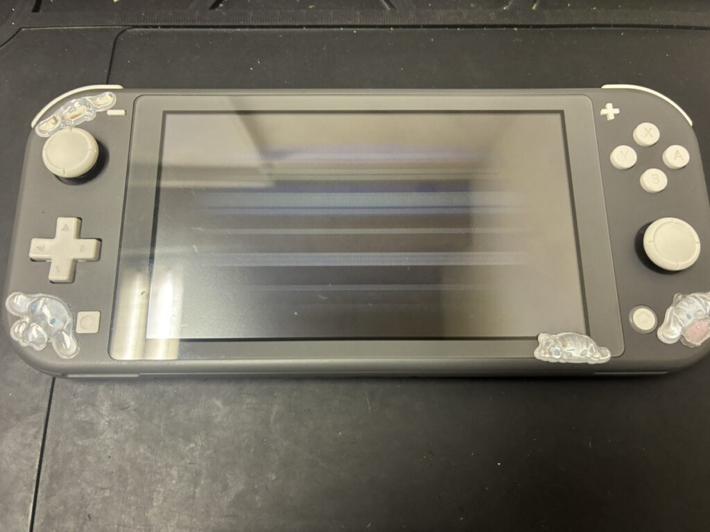 液晶が壊れているNintendo Switch Lite