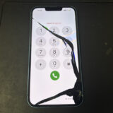 液漏れが起きているiPhone13