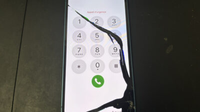 液漏れでホラーなiPhone13も短時間で画面修理することができます！