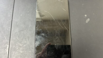 【鹿児島】iPhone15 Pro 画面割れ修理｜ゴーストタッチが起きる症状を修理しました