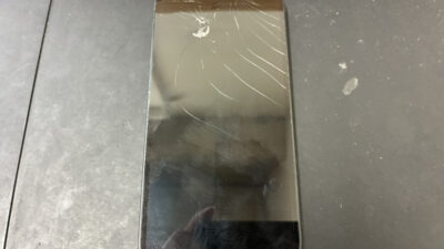 【鹿児島】iPhone16e 画面割れ修理｜フロントパネル交換で即日対応