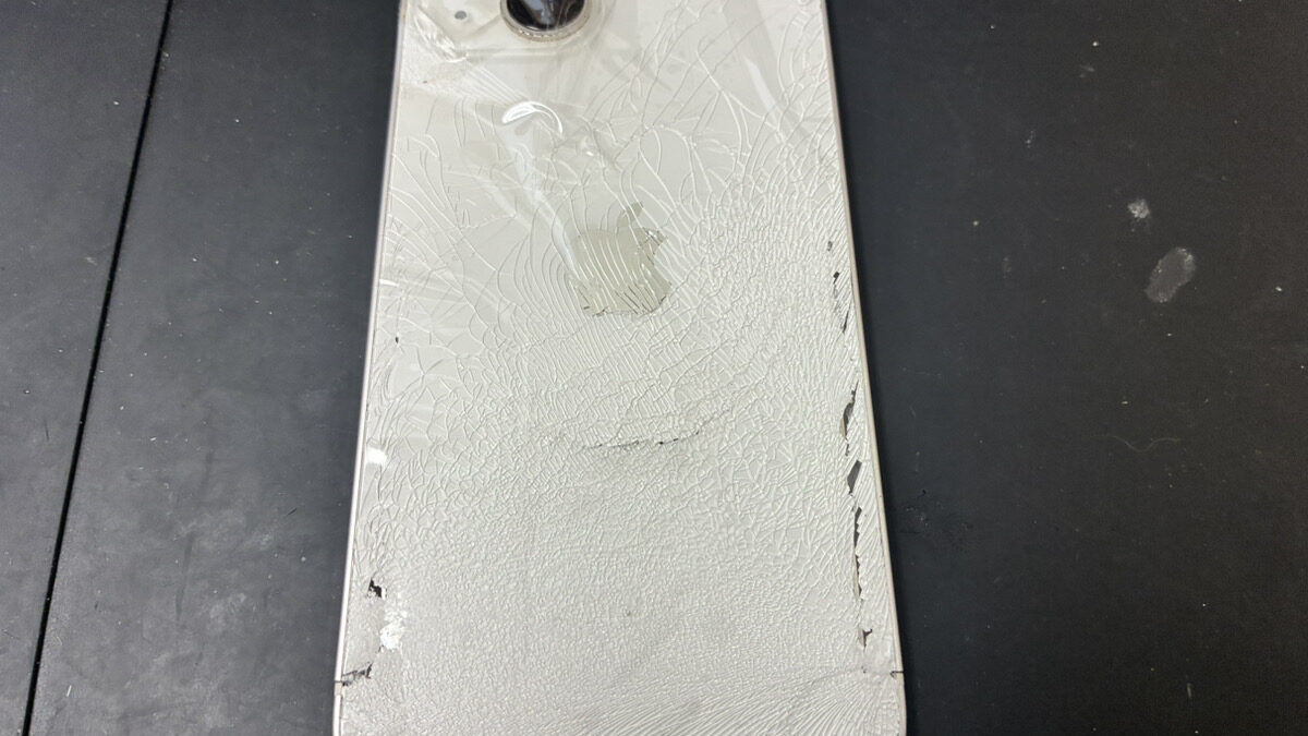 【鹿児島】iPhone14 背面ガラス修理＆バッテリー交換｜背面割れ＋バッテリー膨張を同時修理