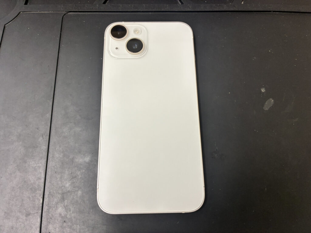 背面ガラスとバッテリーを交換したiPhone14
