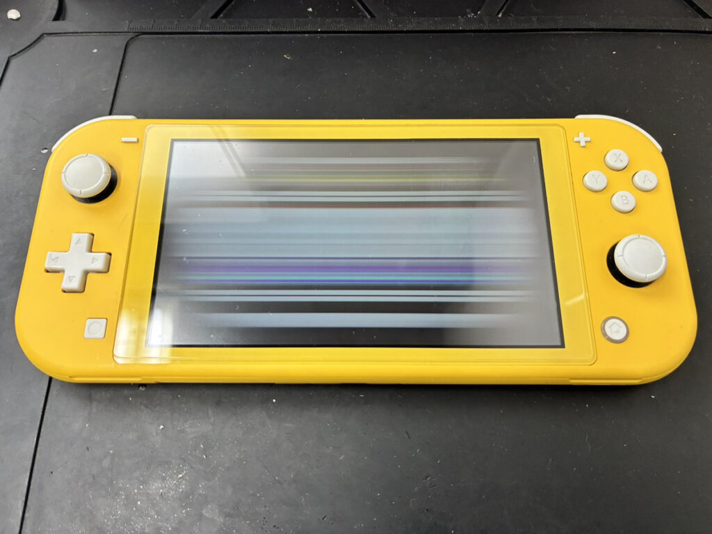 液晶が壊れているNintendo Switch Lite