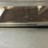 画面が浮いているiPhone14Pro