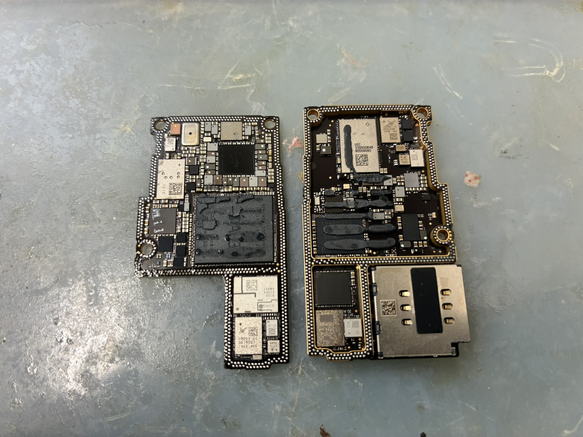 iPhone11Proの基板