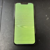 画面が緑色になったiPhone13Pro