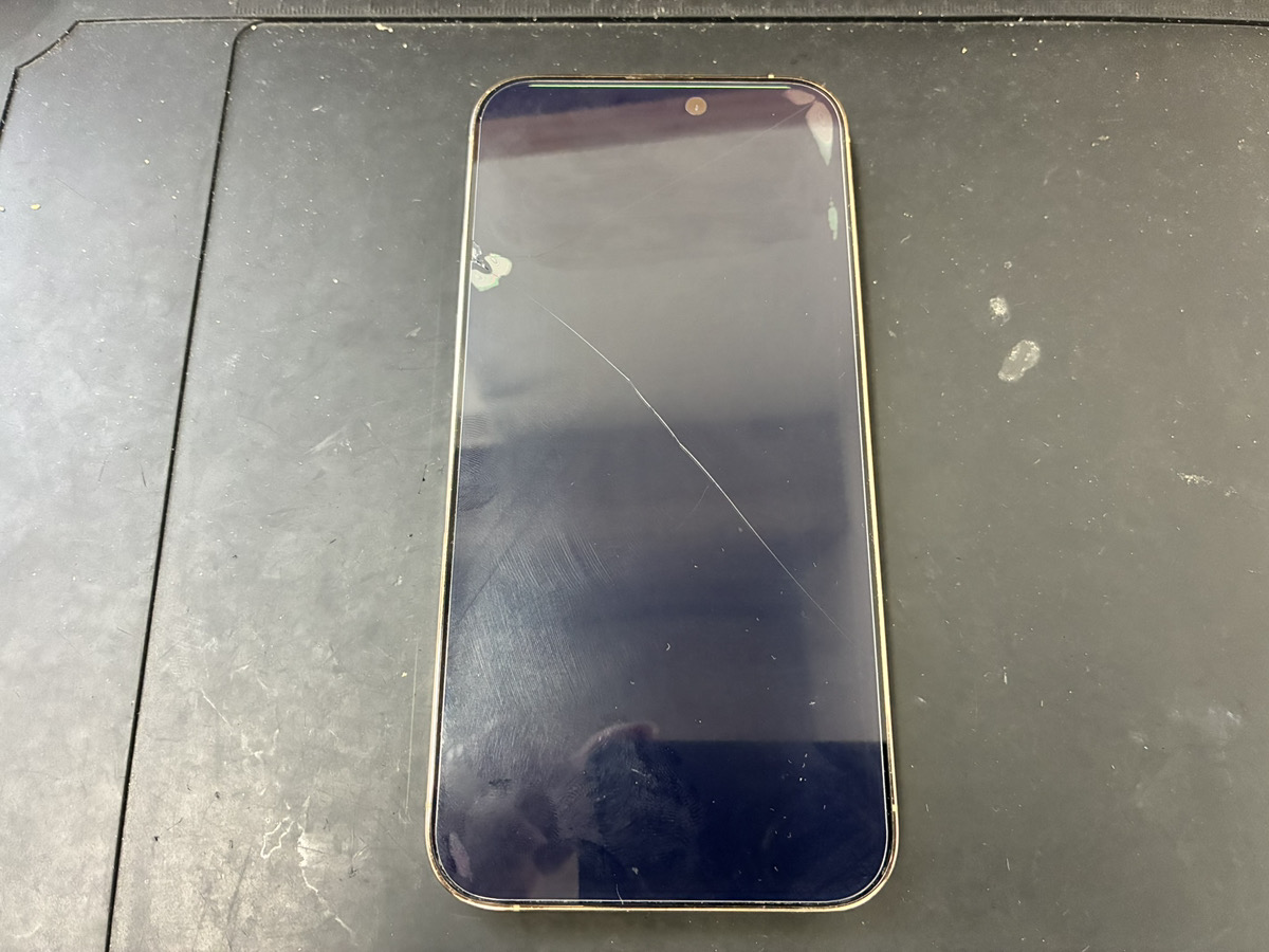 画面が映らなくなったiPhone14ProMax