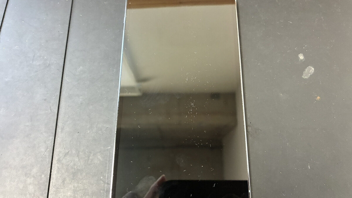 【鹿児島】iPhone 13 Pro Maxの水没修理｜水没して画面が映らなくなったiPhoneを復旧しました