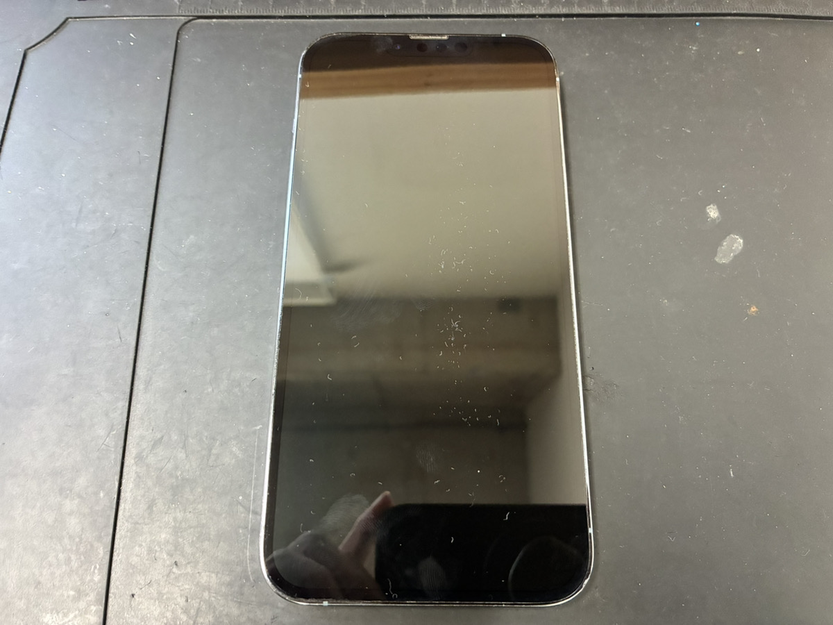 画面が映らなくなったiPhone13ProMax