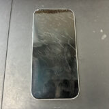 画面が割れているiPhone17