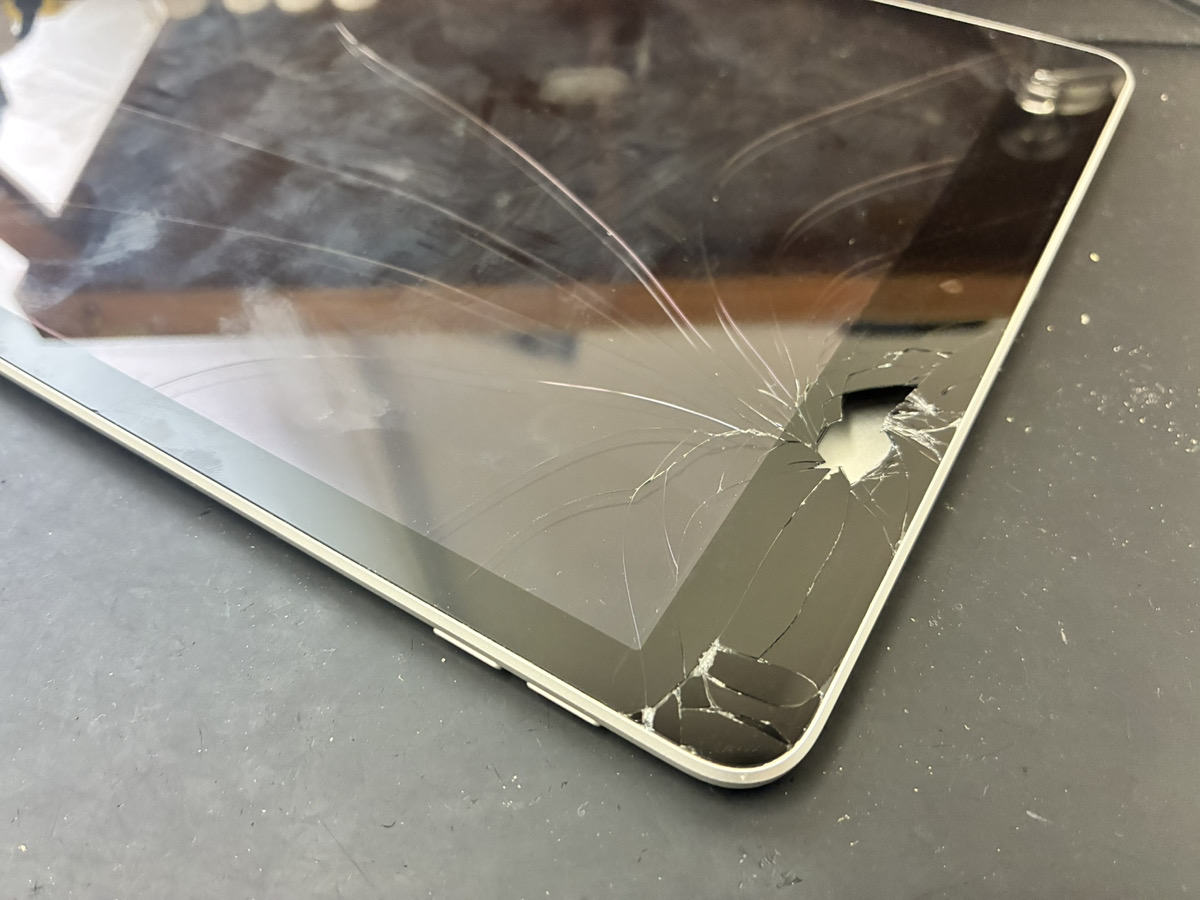 画面が割れているiPad第9世代